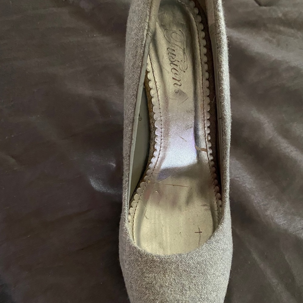 Heels - Picture 3 of 3